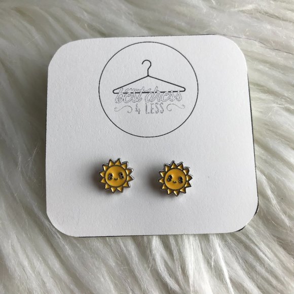 bestdress4less Jewelry - Smiley Face Sun Enamel Stud Earrings